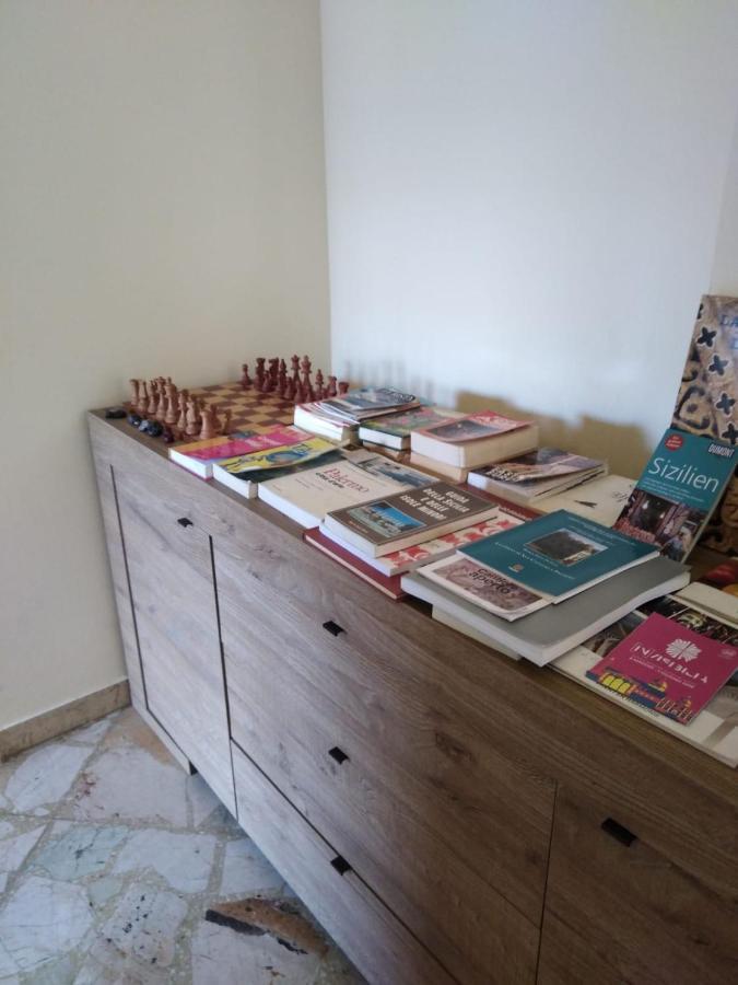 Magione Apartment&Rooms Palermo Bagian luar foto